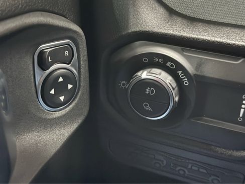 Used 2026 Jeep Gladiator Sport AWD/4WD image 18