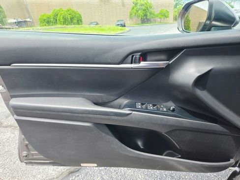Used 2018 Toyota Camry LE FWD image 30