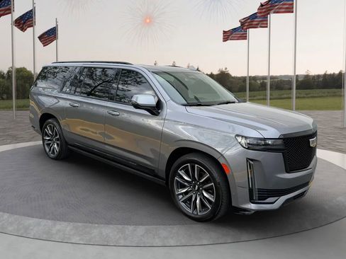 Used 2021 Cadillac Escalade ESV Sport w/ Driver Assist Tech Package image 7