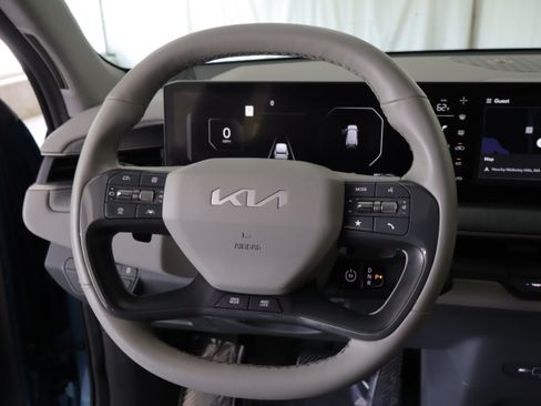 Used 2024 Kia EV9 Wind AWD/4WD image 14