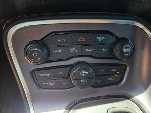 Certified 2017 Dodge Challenger R/T RWD image 28