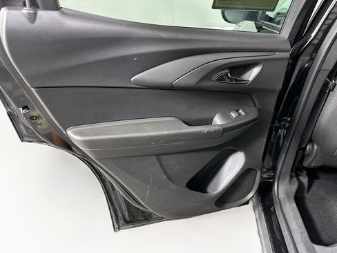 Used 2025 Chevrolet TrailBlazer LT FWD image 24