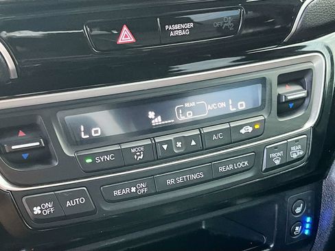 Used 2025 Honda Ridgeline Black Edition image 16