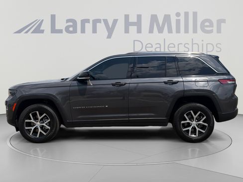 Used 2023 Jeep Grand Cherokee Limited AWD/4WD image 3