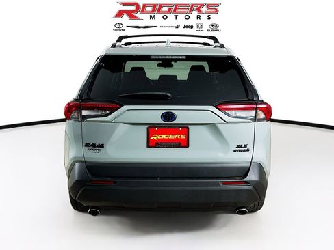 Used 2021 Toyota RAV4 XLE w/ Convenience Package AWD/4WD image 7