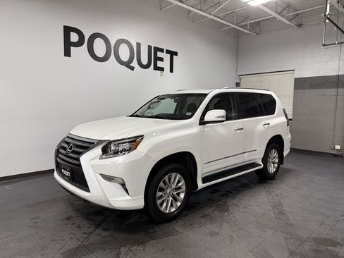 Used 2018 Lexus GX 460 image 2