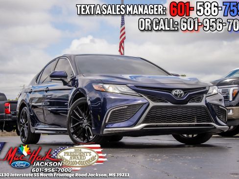 Used 2022 Toyota Camry XSE FWD image 1