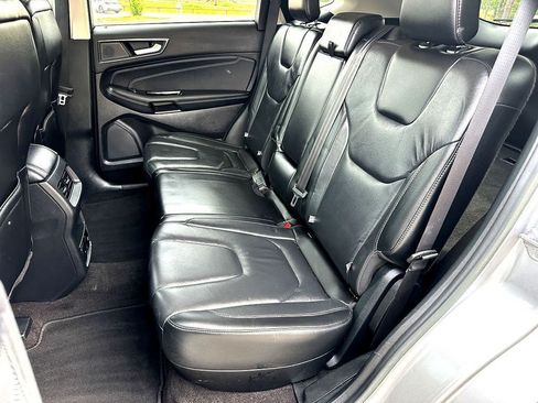 Used 2020 Ford Edge Titanium AWD/4WD image 17