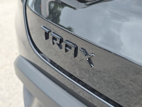 Used 2025 Chevrolet Trax RS w/ Sunroof Package FWD image 10