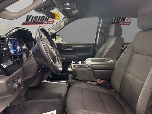 Used 2023 Chevrolet Silverado 1500 LT w/ Z71 Off-Road Package image 9