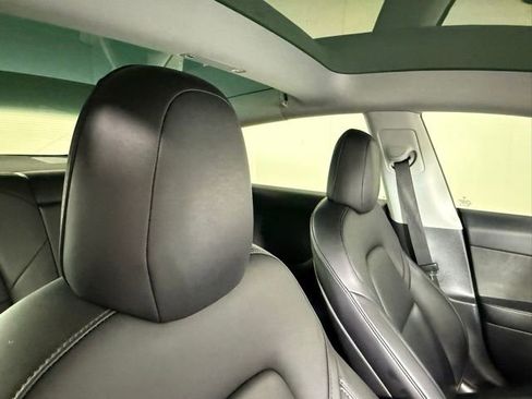 Used 2022 Tesla Model 3 Performance image 32