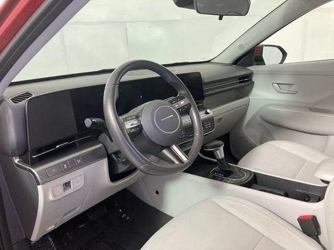Used 2025 Hyundai Kona SEL AWD/4WD image 15
