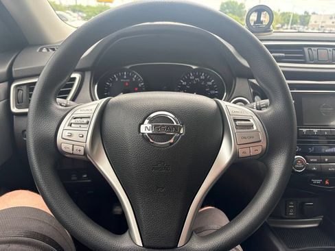 Used 2016 Nissan Rogue SV w/ SV Moonroof Package AWD/4WD image 14