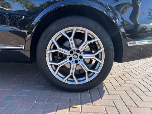 Certified 2024 BMW X7 xDrive40i w/ Premium Package AWD/4WD image 13