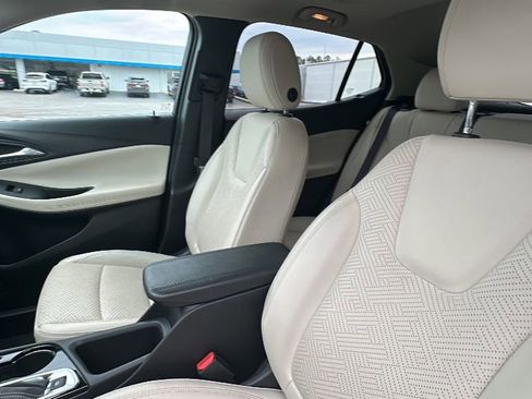 Used 2022 Buick Encore GX Essence w/ Advanced Technology Package image 12