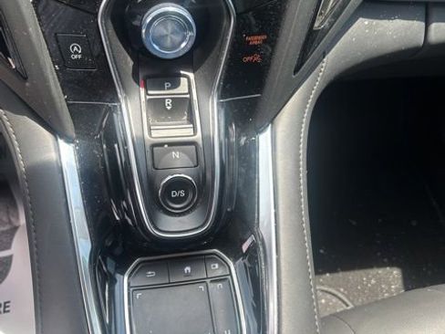Used 2024 Acura RDX SH-AWD image 11