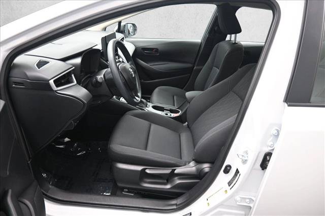 Used 2025 Toyota Corolla LE FWD image 9