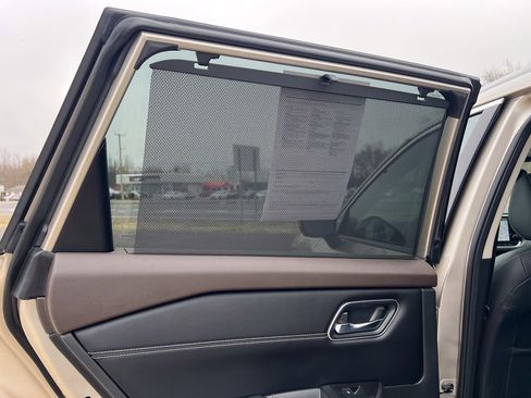 Used 2022 Nissan Rogue Platinum w/ Head-Up Display Package image 28