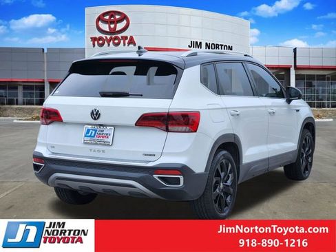 Used 2023 Volkswagen Taos SE w/ Panoramic Sunroof Package AWD/4WD image 6