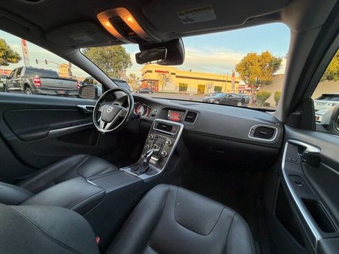 Used 2016 Volvo V60 T5 Platinum AWD/4WD image 38