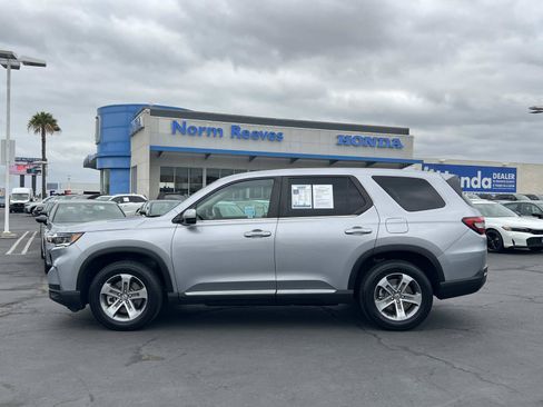 Used 2024 Honda Pilot EX-L image 2