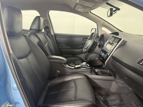 Used 2015 Nissan Leaf SL w/ Premium Package image 9