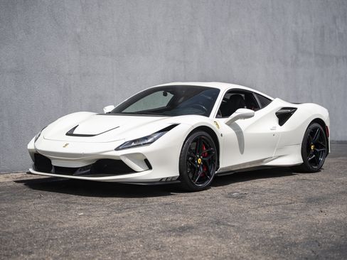 Used 2020 Ferrari F8 Tributo RWD image 1