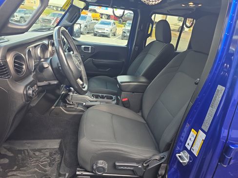 Used 2020 Jeep Wrangler Unlimited Sport S image 2