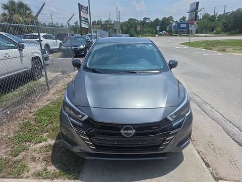 Used 2024 Nissan Versa SR FWD image 8