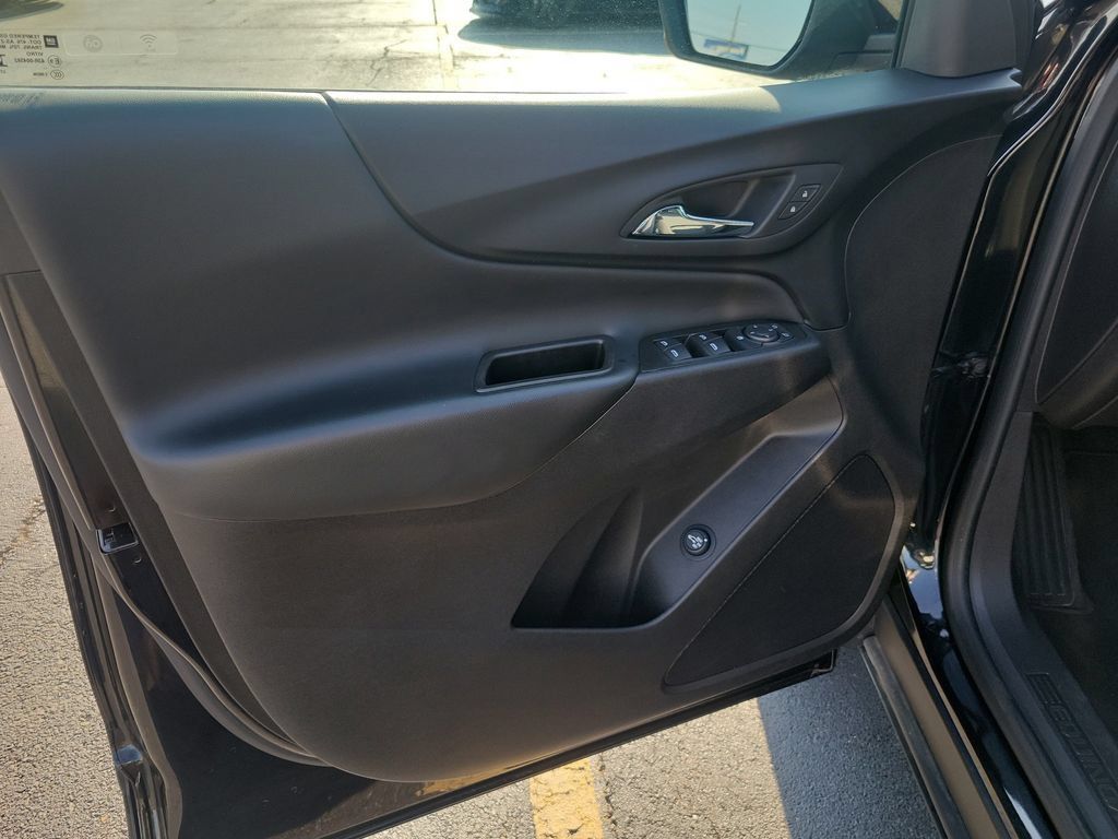 Used 2024 Chevrolet Equinox LT FWD image 22