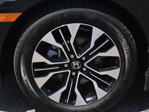 Used 2025 Honda Odyssey Elite image 11
