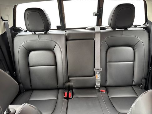 Used 2022 Chevrolet Colorado ZR2 image 12