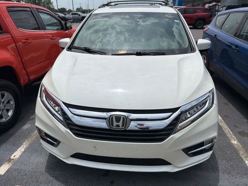 Used 2018 Honda Odyssey Elite image 2