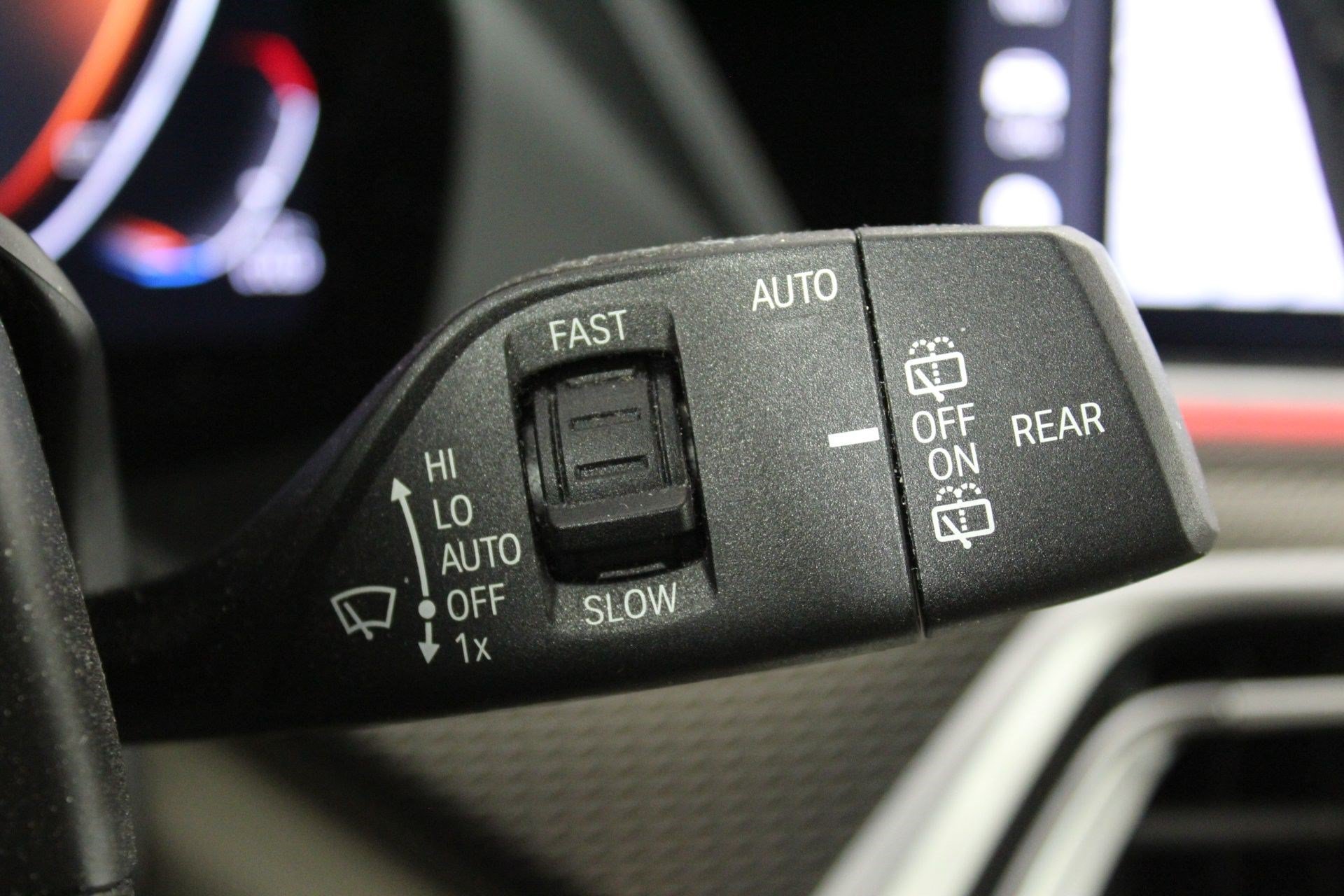 Used 2026 BMW X5 sDrive40i w/ M Sport Package RWD image 30