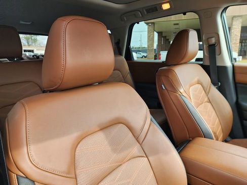 Used 2024 Nissan Pathfinder Platinum w/ Cargo Package image 18