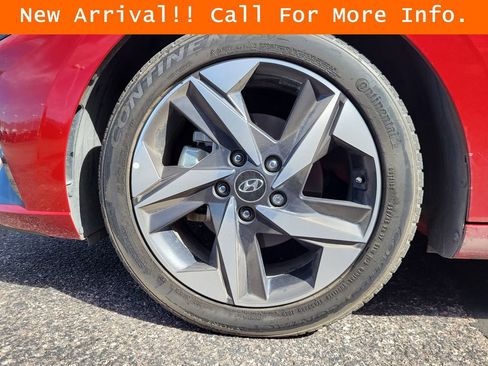 Used 2022 Hyundai Elantra Limited w/ Cargo Package image 9