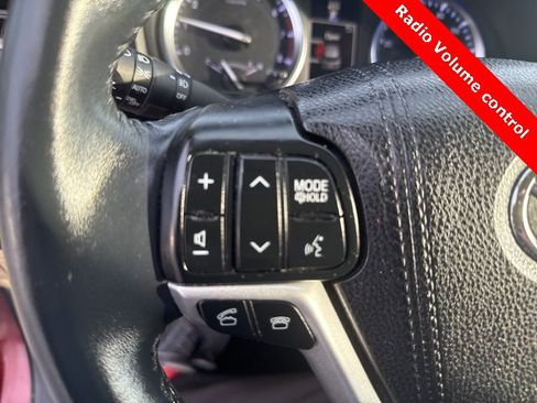 Used 2016 Toyota Highlander Limited image 4