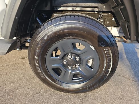 Used 2026 Jeep Gladiator Sport AWD/4WD image 33