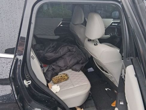 Used 2023 Mitsubishi Outlander SEL 40th Anniversary image 11