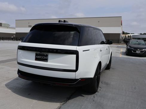 Used 2025 Land Rover Range Rover SE AWD/4WD image 11