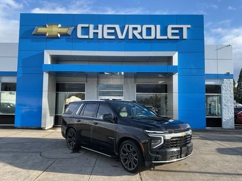 Used 2025 Chevrolet Tahoe LS image 1