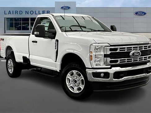 New 2026 Ford F350 XLT w/ FX4 Off-Road Package image 2
