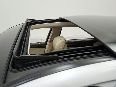 Used 2019 Mercedes-Benz S 560 Sedan image 14