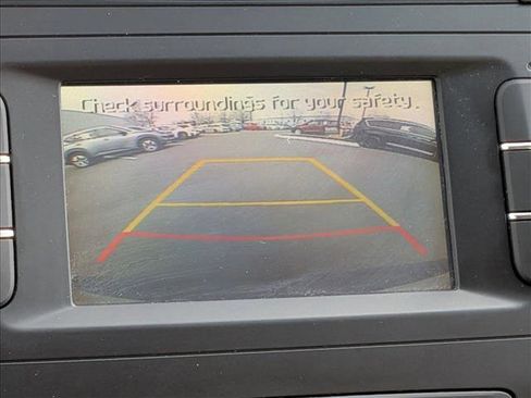 Used 2017 Kia Sedona LX image 14