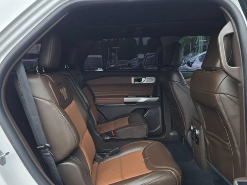 Used 2023 Ford Explorer King Ranch w/ Technology Package AWD/4WD image 12