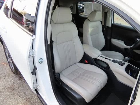 Used 2023 Honda HR-V EX-L image 16