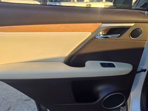 Used 2020 Lexus RX 350L Premium w/ Premium Package image 12