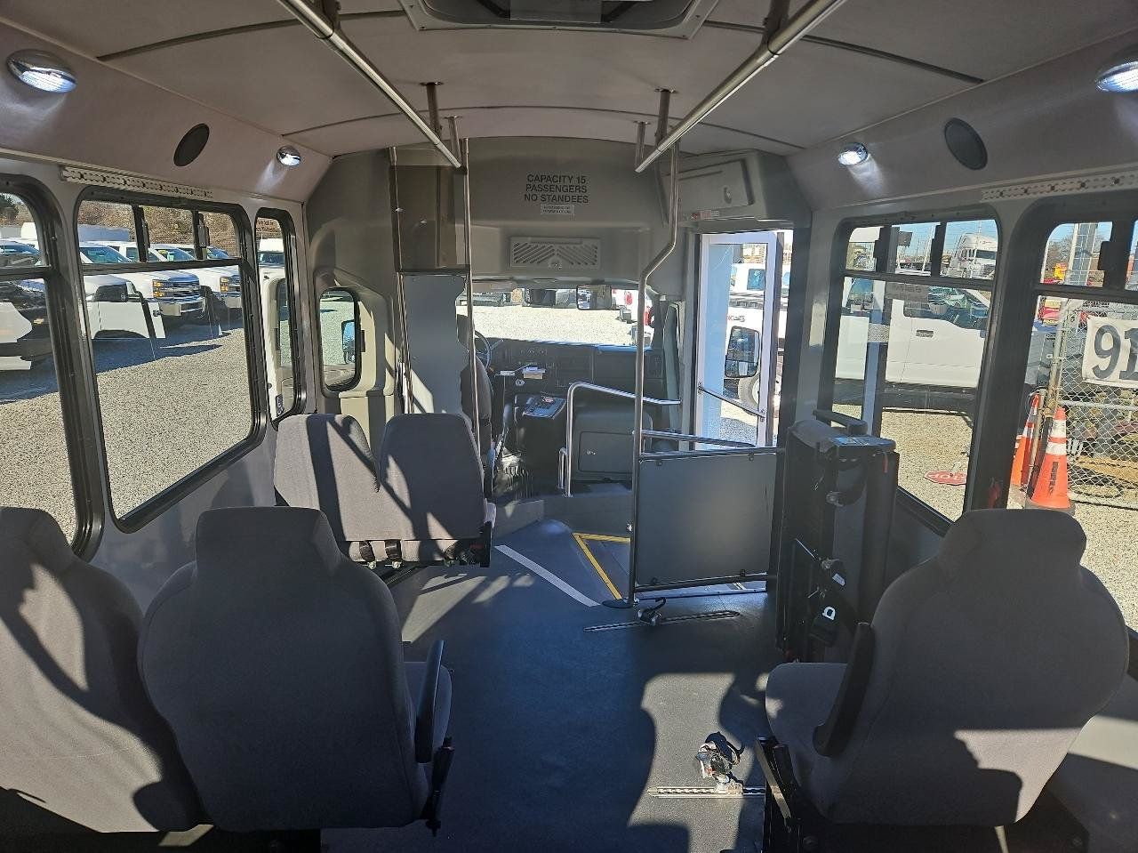 Used 2015 Chevrolet Express 4500 w/ Shuttle Bus Package RWD image 28