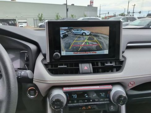 Used 2025 Toyota RAV4 XLE FWD image 18