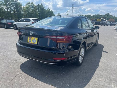 Used 2019 Volkswagen Jetta FWD image 4